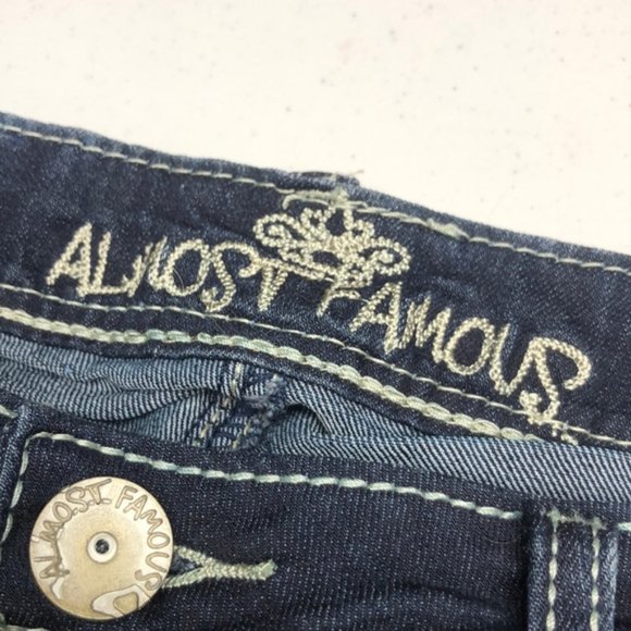 LIKE NEW ALMOST FAMOUS SLIM STRAIGHT JEANS 9/29x30 ๐ - Picture 2 of 13
